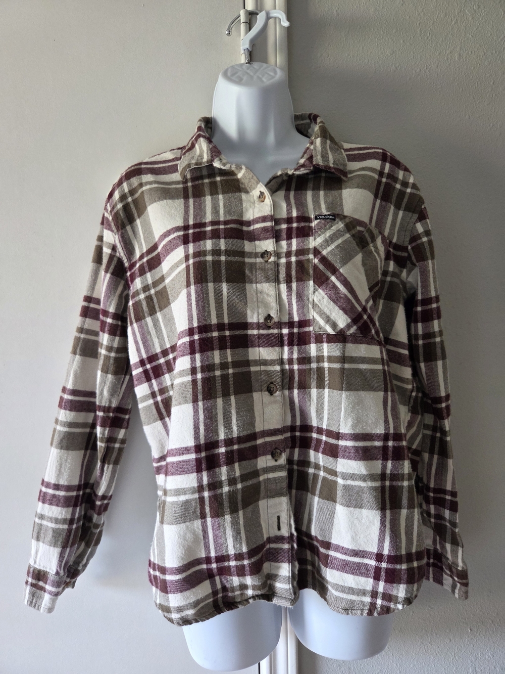 Volcom Plaid Flannel Button-Up Shirt Women's Small Burgundy Cream 100% Cotton